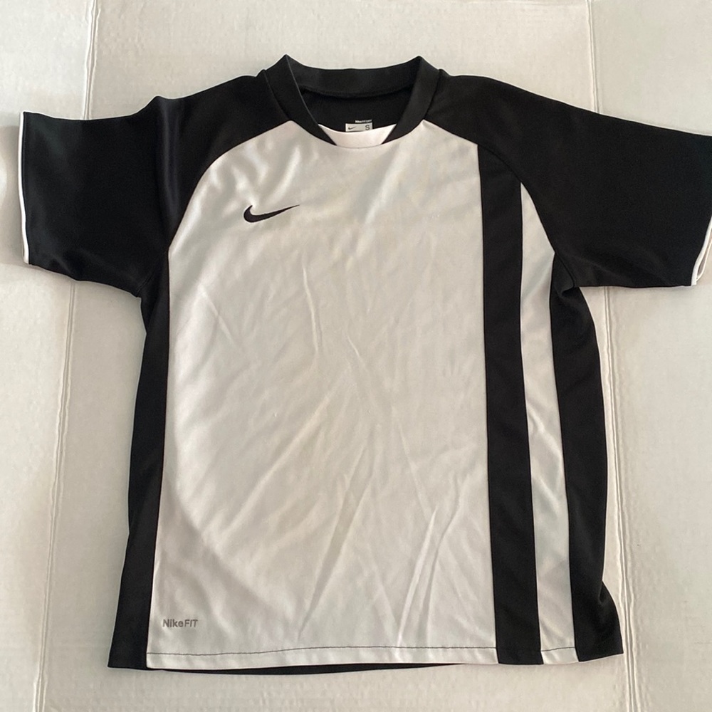 Boys Nike fit dry Baseball Practice shirt Black & White Sz:small